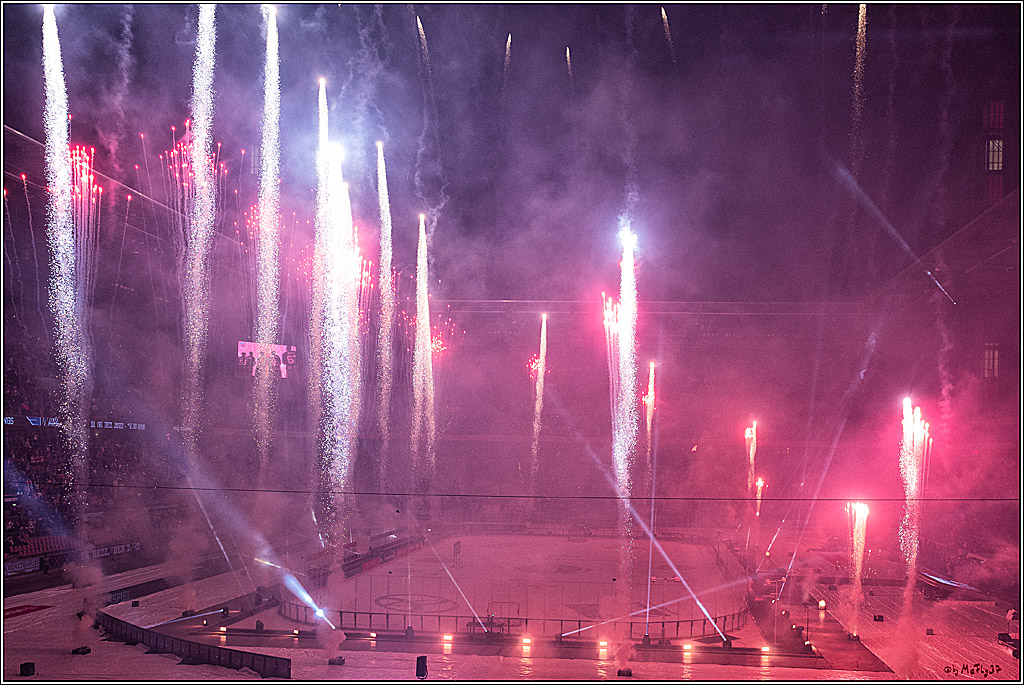 PENNY DEL WINTER GAME;  Kölner Haie - Adler Mannheim; Köln, 03.12.2022